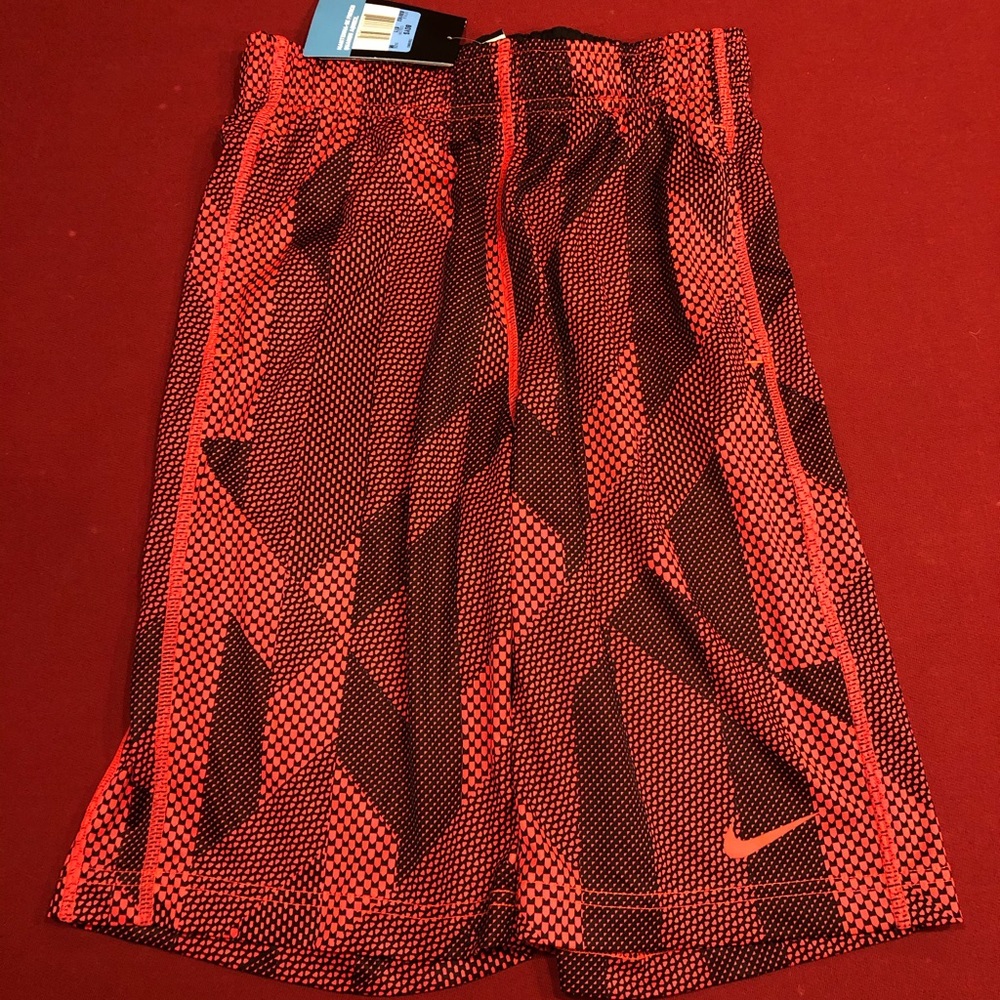 Nike shorts NWT!!